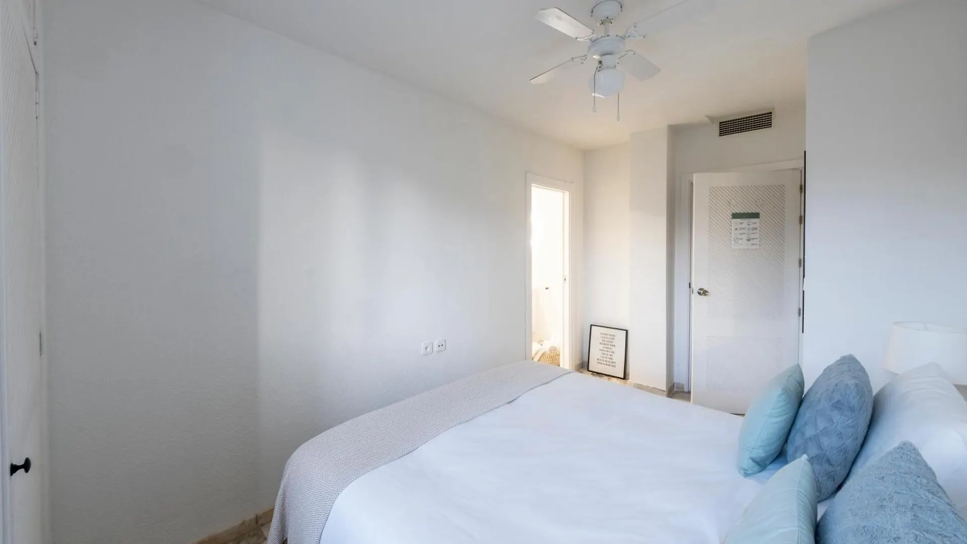 B&B Arena Sevilla Tomares Bed & Breakfast